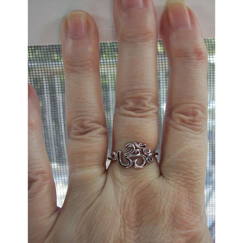 925 STERLING SILVER Om Symbol Ring - Picture 2 of 16